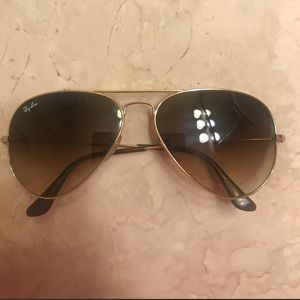 Authentic Ray Ban Aviator Classic Sunglasses.
